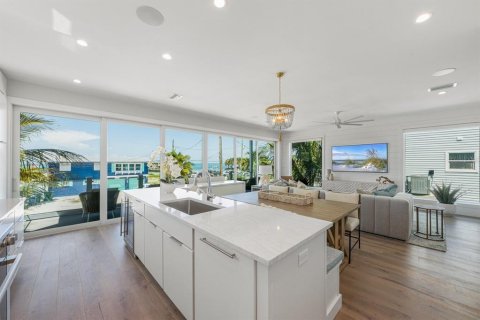 Villa ou maison à vendre à Anna Maria, Floride: 4 chambres, 194.26 m2 № 2148115 - photo 14
