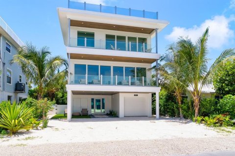 Villa ou maison à vendre à Anna Maria, Floride: 4 chambres, 194.26 m2 № 2148115 - photo 2