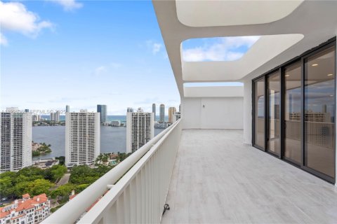 Condominio en alquiler en Aventura, Florida, 3 dormitorios, 281.49 m2 № 1983893 - foto 13