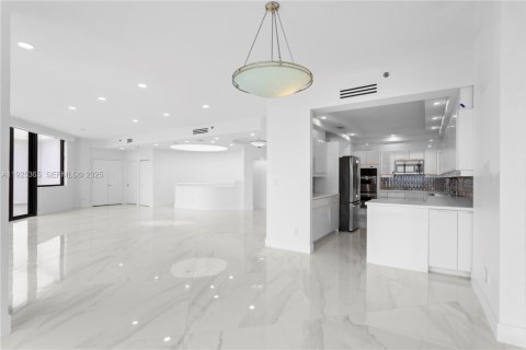 Condominio en alquiler en Aventura, Florida, 3 dormitorios, 281.49 m2 № 1983893 - foto 8