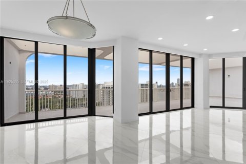 Condominio en alquiler en Aventura, Florida, 3 dormitorios, 281.49 m2 № 1983893 - foto 6