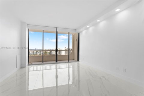 Condominio en alquiler en Aventura, Florida, 3 dormitorios, 281.49 m2 № 1983893 - foto 26