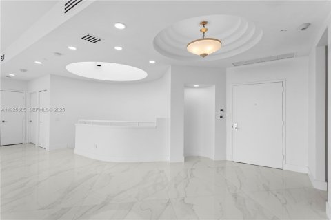 Condominio en alquiler en Aventura, Florida, 3 dormitorios, 281.49 m2 № 1983893 - foto 2