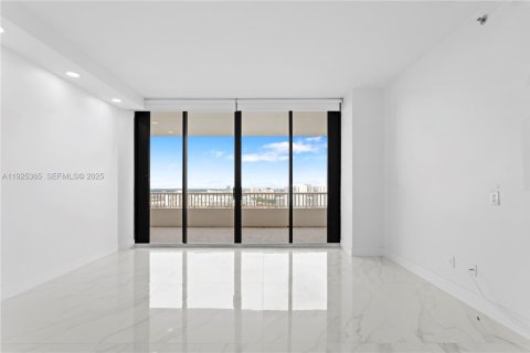 Condominio en alquiler en Aventura, Florida, 3 dormitorios, 281.49 m2 № 1983893 - foto 30
