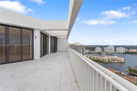Condominio en alquiler en Aventura, Florida, 3 dormitorios, 281.49 m2 № 1983893 - foto 15
