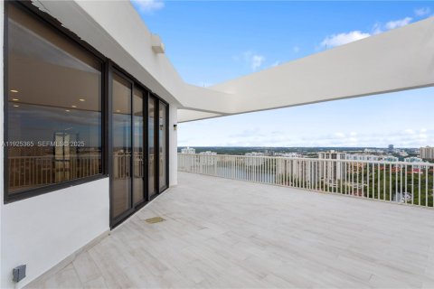 Condominio en alquiler en Aventura, Florida, 3 dormitorios, 281.49 m2 № 1983893 - foto 16