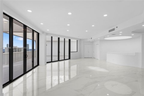 Condominio en alquiler en Aventura, Florida, 3 dormitorios, 281.49 m2 № 1983893 - foto 5