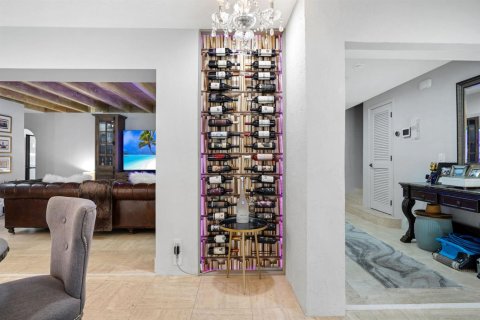 House in Fort Lauderdale, Florida 4 bedrooms, 313.17 sq.m. № 2401264 - photo 16