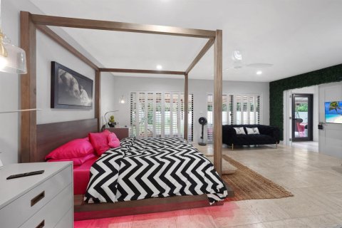 House in Fort Lauderdale, Florida 4 bedrooms, 313.17 sq.m. № 2401264 - photo 24