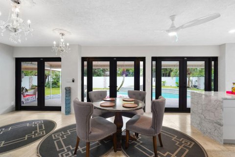 House in Fort Lauderdale, Florida 4 bedrooms, 313.17 sq.m. № 2401264 - photo 14