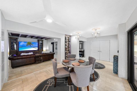 House in Fort Lauderdale, Florida 4 bedrooms, 313.17 sq.m. № 2401264 - photo 17