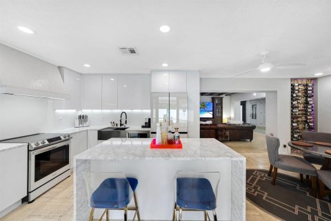 House in Fort Lauderdale, Florida 4 bedrooms, 313.17 sq.m. № 2401264 - photo 20