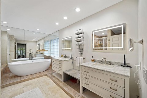 House in Fort Lauderdale, Florida 4 bedrooms, 313.17 sq.m. № 2401264 - photo 27