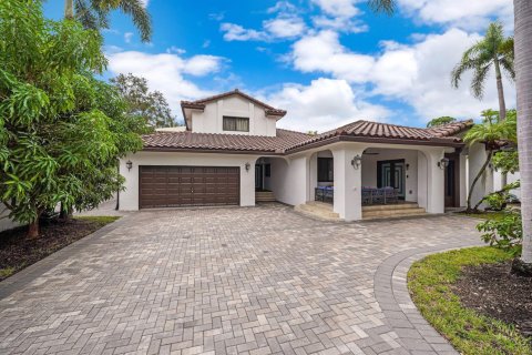 House in Fort Lauderdale, Florida 4 bedrooms, 313.17 sq.m. № 2401264