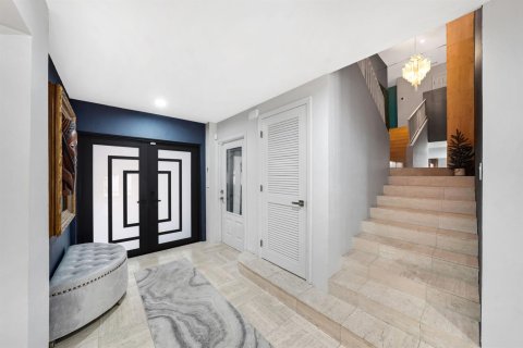 House in Fort Lauderdale, Florida 4 bedrooms, 313.17 sq.m. № 2401264 - photo 9