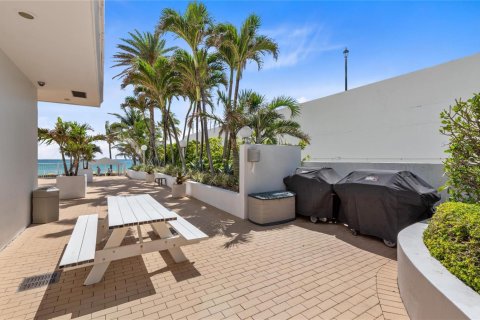 Condo in Fort Lauderdale, Florida, 2 bedrooms  № 2377066 - photo 27
