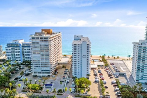 Condo in Fort Lauderdale, Florida, 2 bedrooms  № 2377066 - photo 20