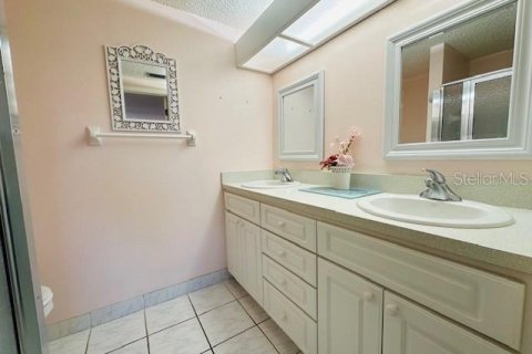 Купить виллу или дом в Нью-Порт-Ричи, Флорида 6 комнат, 126.9м2, № 1687966 - фото 19
