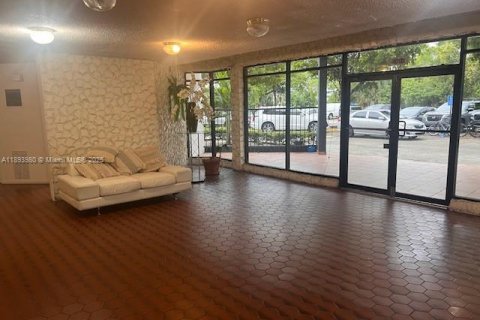 Снять в аренду кондоминиум в Майами, Флорида 2 спальни, 98.85м2, № 1949957 - фото 2