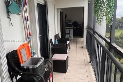 Снять в аренду кондоминиум в Майами, Флорида 2 спальни, 98.85м2, № 1949957 - фото 15