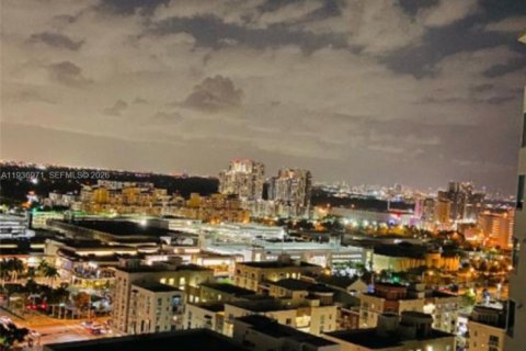 Купить кондоминиум в Майами, Флорида 1 спальня, 61.04м2, № 1995289 - фото 2
