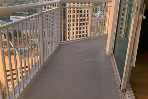 Кондоминиум с 1 спальней в Майами, Флорида № 1995289