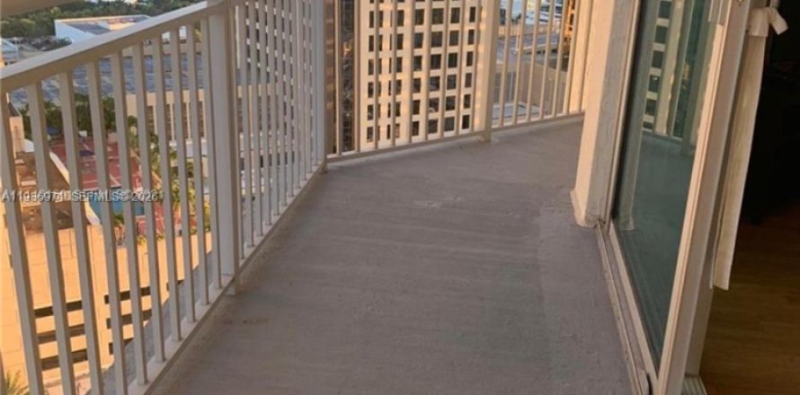 Кондоминиум с 1 спальней в Майами, Флорида № 1995289