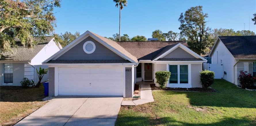 House in Valrico, Florida 3 bedrooms, 110.93 sq.m. № 1877187
