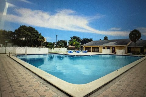 Townhouse in Pompano Beach, Florida 3 bedrooms, 132.66 sq.m. № 1701112 - photo 17