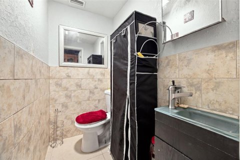 Casa en venta en Tampa, Florida, 4 dormitorios, 176.51 m2 № 2387305 - foto 18