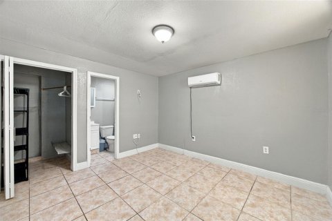 Casa en venta en Tampa, Florida, 4 dormitorios, 176.51 m2 № 2387305 - foto 28