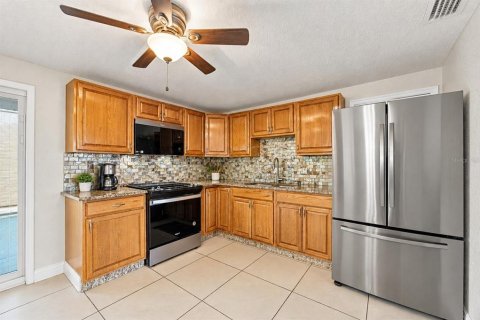 Casa en venta en Tampa, Florida, 4 dormitorios, 176.51 m2 № 2387305 - foto 8