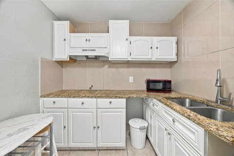Casa en venta en Tampa, Florida, 4 dormitorios, 176.51 m2 № 2387305 - foto 27