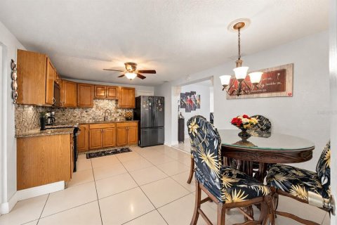 Casa en venta en Tampa, Florida, 4 dormitorios, 176.51 m2 № 2387305 - foto 9