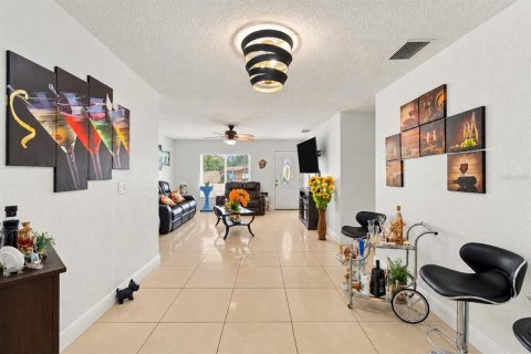 Casa en venta en Tampa, Florida, 4 dormitorios, 176.51 m2 № 2387305 - foto 6