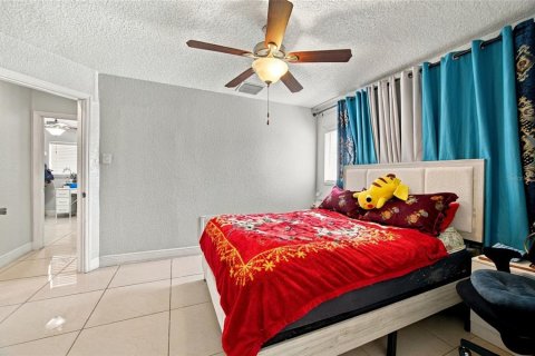 Casa en venta en Tampa, Florida, 4 dormitorios, 176.51 m2 № 2387305 - foto 12