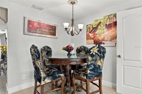 Casa en venta en Tampa, Florida, 4 dormitorios, 176.51 m2 № 2387305 - foto 10
