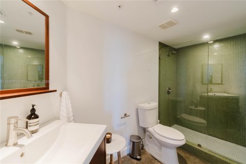 Copropriété à vendre à Miami Beach, Floride: 2 chambres, 117.99 m2 № 1794661 - photo 11