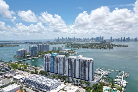 Copropriété à vendre à Miami Beach, Floride: 2 chambres, 117.99 m2 № 1794661 - photo 16