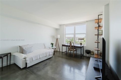 Copropriété à vendre à Miami Beach, Floride: 2 chambres, 117.99 m2 № 1794661 - photo 9