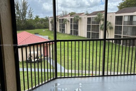 Condo in Miramar, Florida, 2 bedrooms  № 2060880 - photo 4