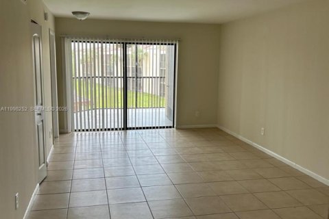 Condominio en Miramar, Florida, 2 dormitorios  № 2060880
