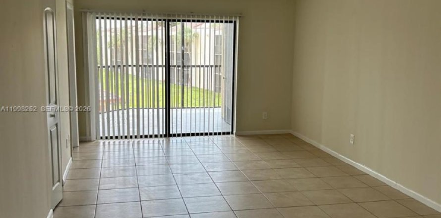 Condo in Miramar, Florida, 2 bedrooms  № 2060880