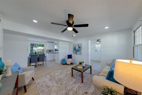 Villa ou maison à vendre à Pinellas Park, Floride: 3 chambres, 89.19 m2 № 2436753 - photo 6