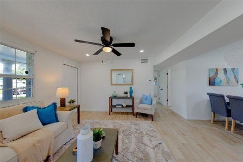 Villa ou maison à vendre à Pinellas Park, Floride: 3 chambres, 89.19 m2 № 2436753 - photo 5