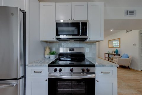 Villa ou maison à vendre à Pinellas Park, Floride: 3 chambres, 89.19 m2 № 2436753 - photo 17