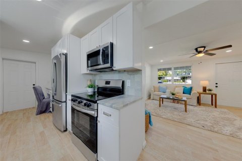 Villa ou maison à vendre à Pinellas Park, Floride: 3 chambres, 89.19 m2 № 2436753 - photo 13