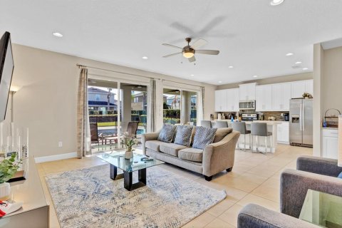 House in Kissimmee, Florida 5 bedrooms, 238.76 sq.m. № 1901268 - photo 13