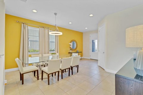 House in Kissimmee, Florida 5 bedrooms, 238.76 sq.m. № 1901268 - photo 12