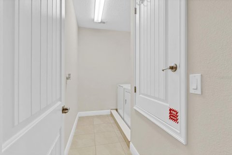 House in Kissimmee, Florida 5 bedrooms, 238.76 sq.m. № 1901268 - photo 25